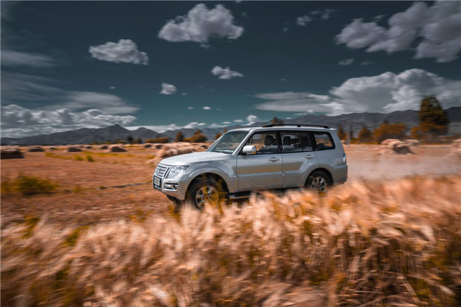 30万内高性价比进口大七座SUV？我pick 2020款帕杰罗劲畅行政版！